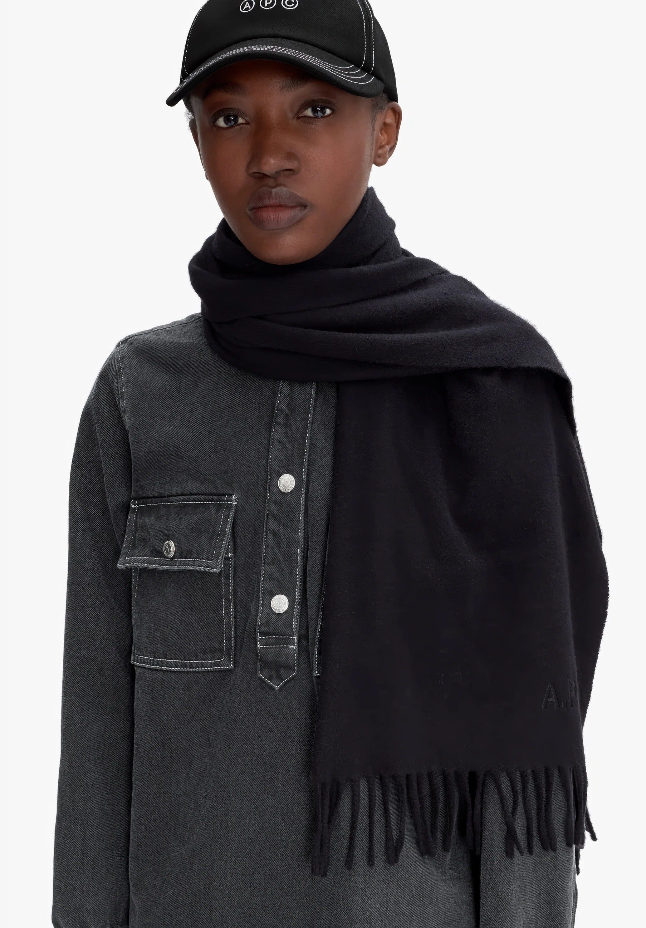 A.P.C. - Écharpe Ambroise Brodée - Black Skjerf A.P.C. 