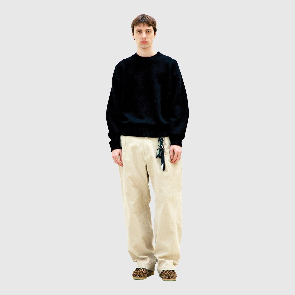Coor - Wool Cropped Crewneck Sweater - Black angle product image