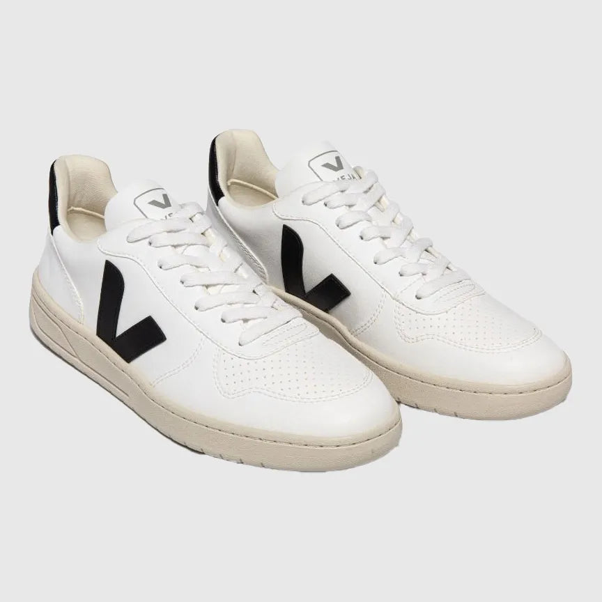 Veja V-10 CWL Sneaker - Black / White Sneakers Veja 