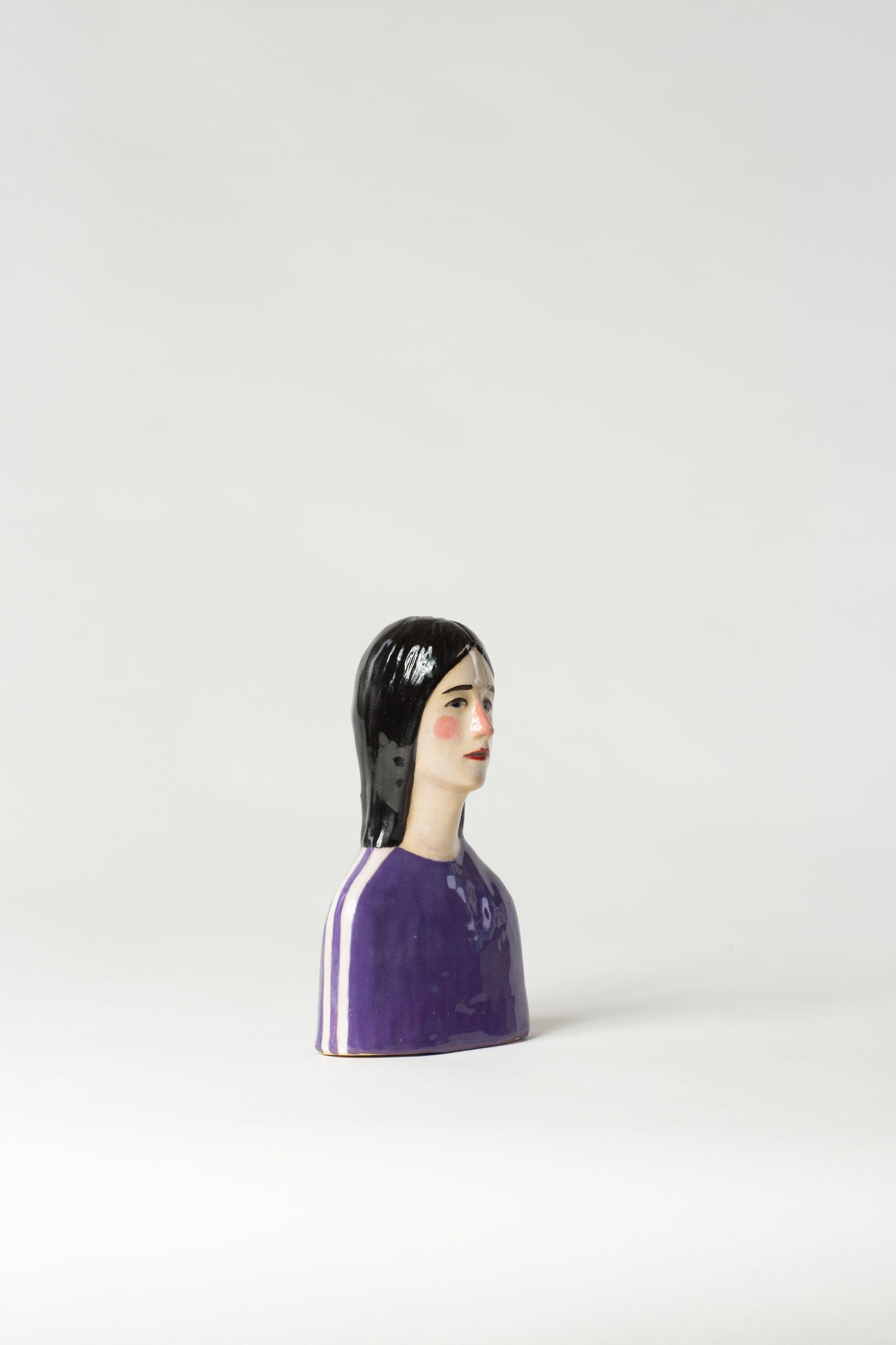 Robin Danielsson Untitled Figures 2023 (lilla genser med svart hår) Art Salgshallen 