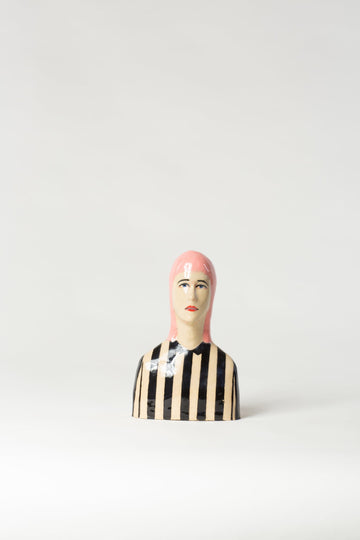 Robin Danielsson Untitled Figures 2023 (stripete genser med rosa hår) Art Salgshallen 