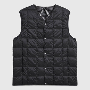 Taion V-Neck Button Down Vest - Black Outerwear Taion 